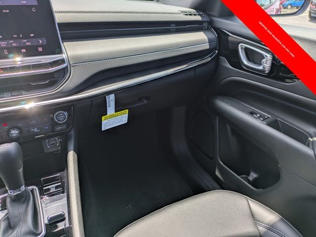 Used 2025 Red Jeep Latitude image 18