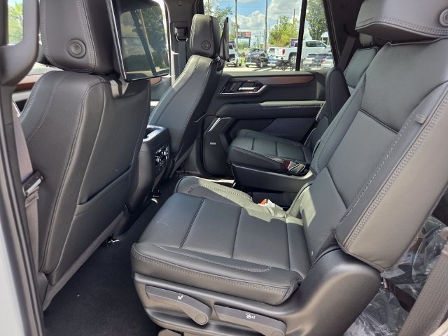 2026 GMC Yukon Denali - Photo 21