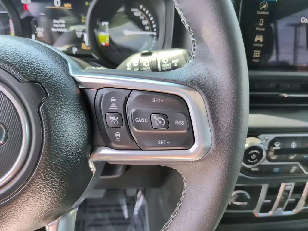 Used 2025 Gray Jeep Sahara 4xe image 20