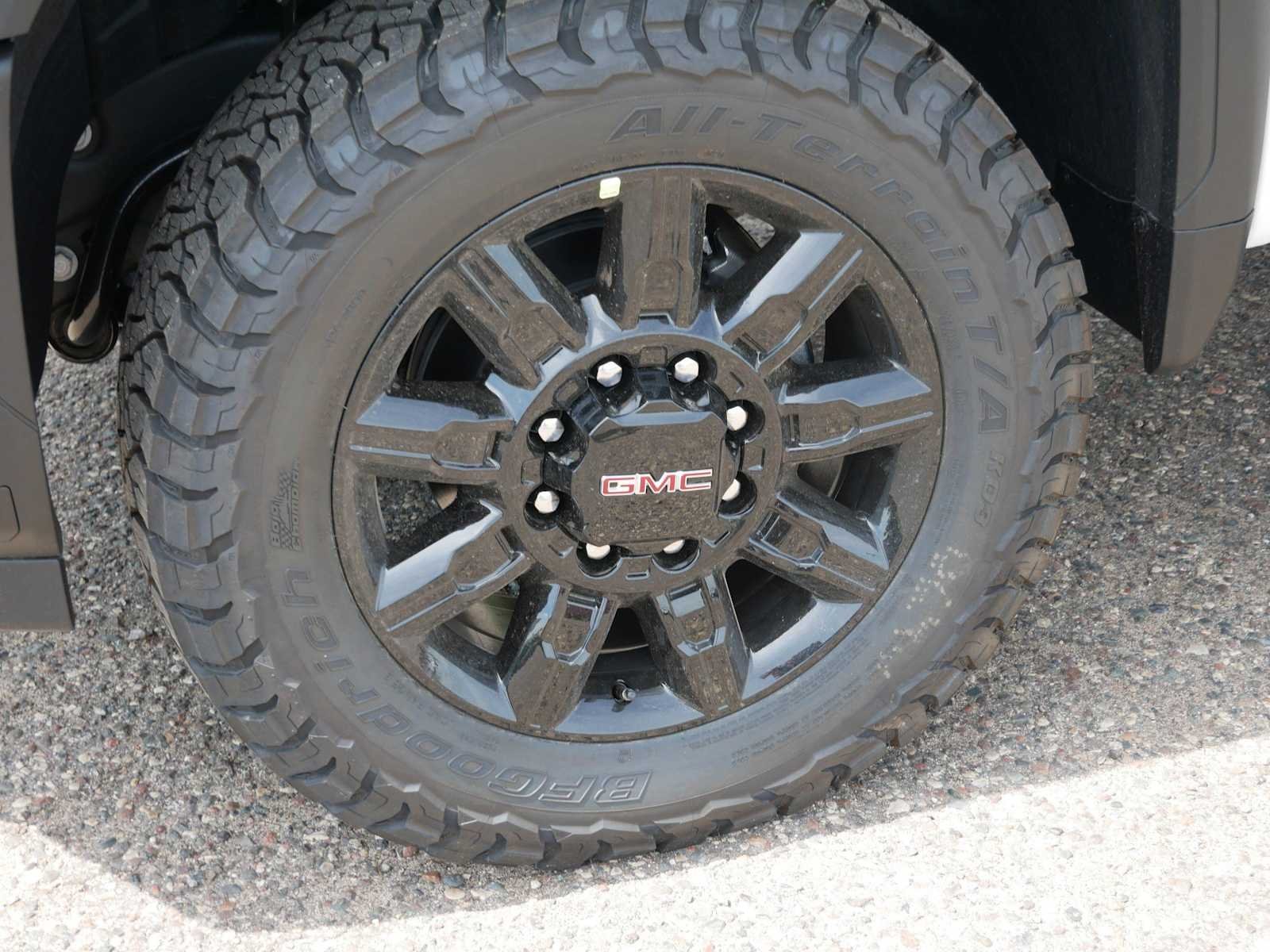 2026 GMC Sierra 2500HD AT4 - Photo 9