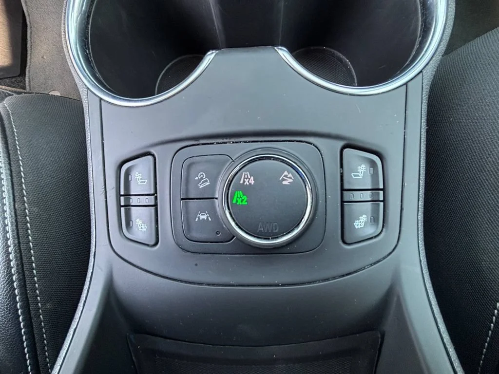 Used 2024 Summit White GMC SLT image 24