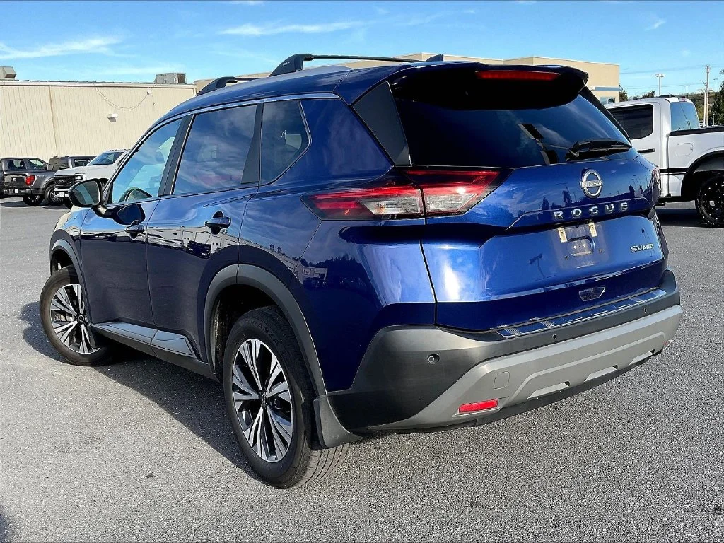 Used 2023 Caspian Blue Nissan SV image 3