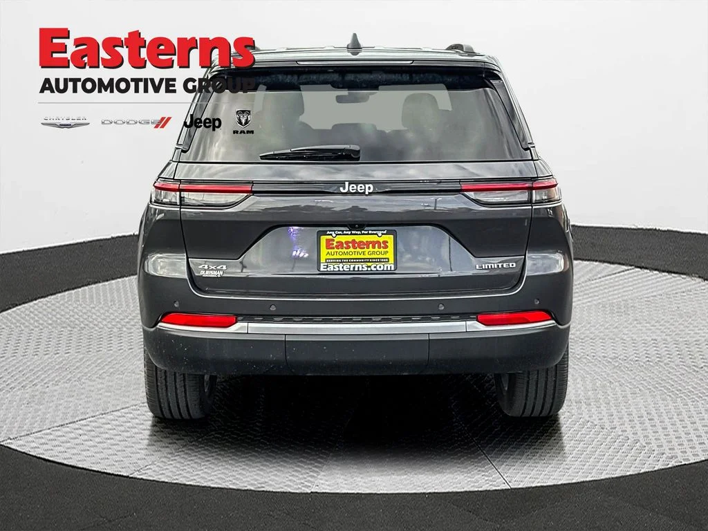 New 2026 Baltic Gray Metallic Clear-Coat Exterior Paint Jeep Limited image 8