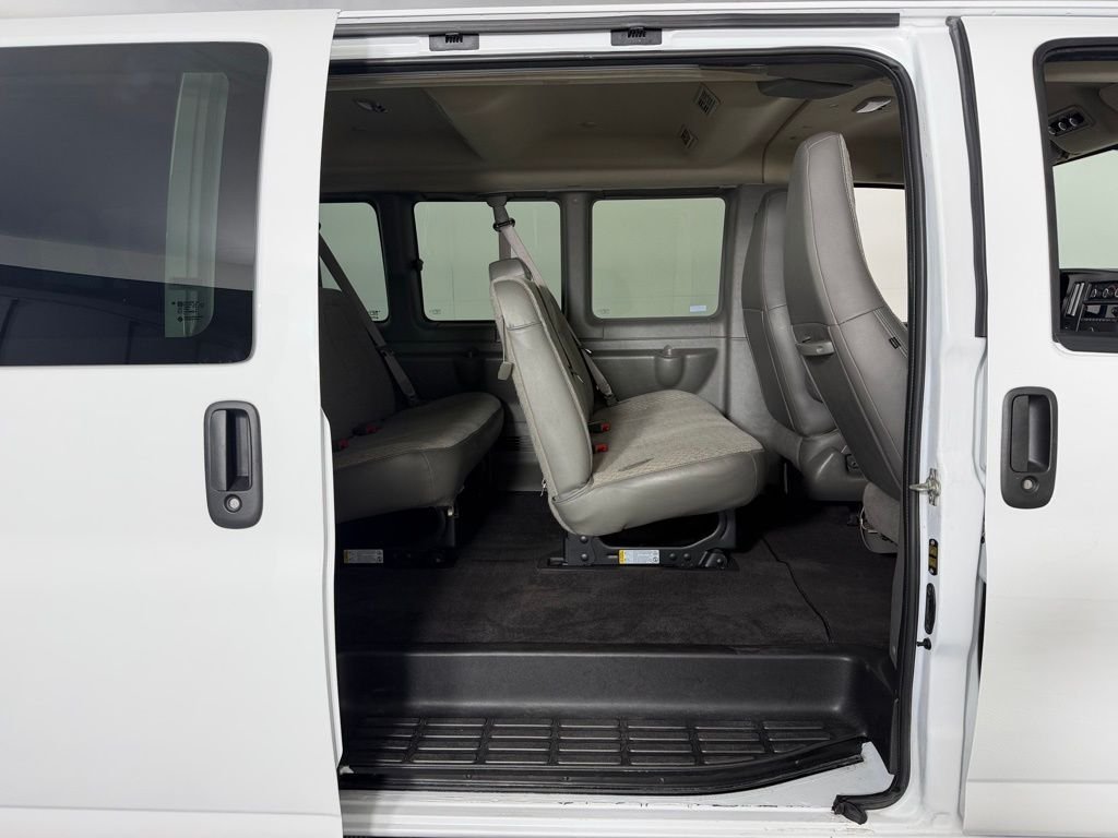 Used 2025 White Chevrolet LT Passenger image 24