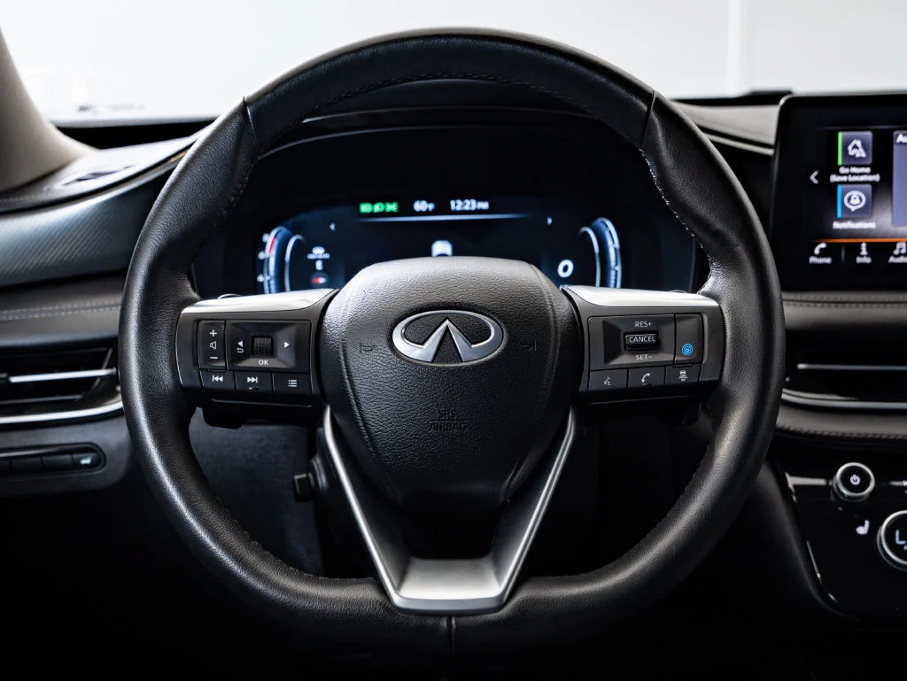 Used 2025 Warm Titanium INFINITI LUXE image 42