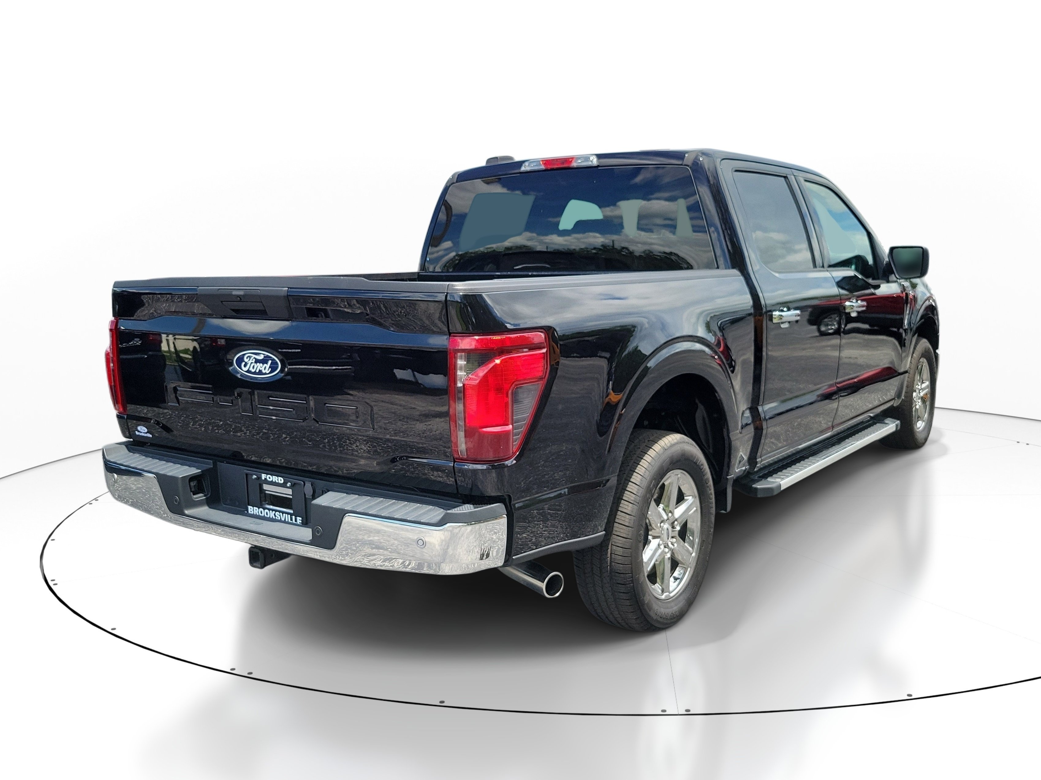 Used 2025 Black Metallic Ford XLT image 5