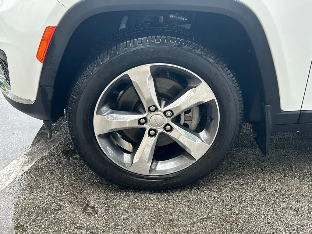 Certified Used 2022 White Jeep Limited image 29