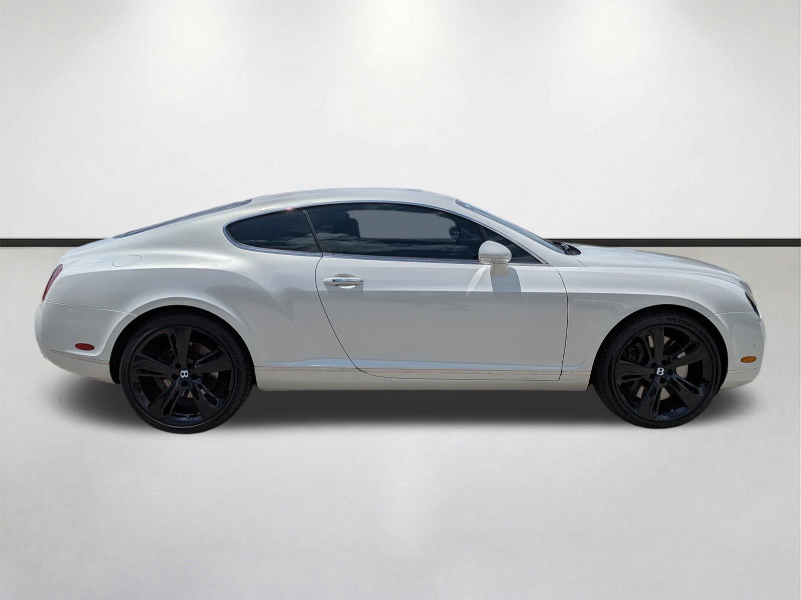 Used 2009 Glacier White Bentley Base image 3