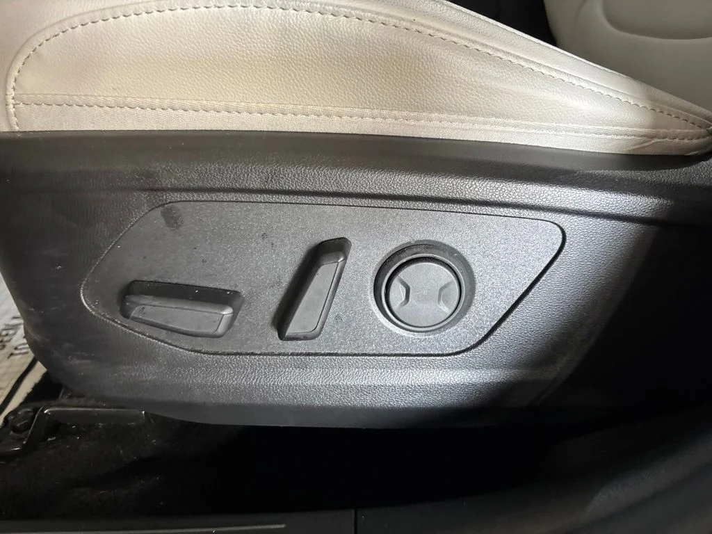 Certified Used 2024 Black Hyundai SEL image 21
