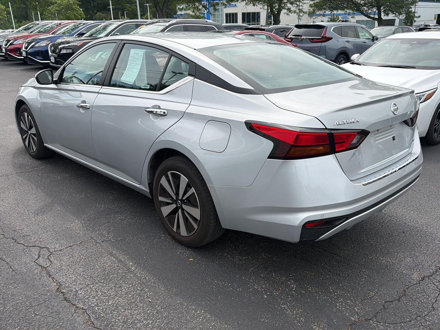 Used 2022 Brilliant Silver Metallic Nissan 2.5 SV image 4