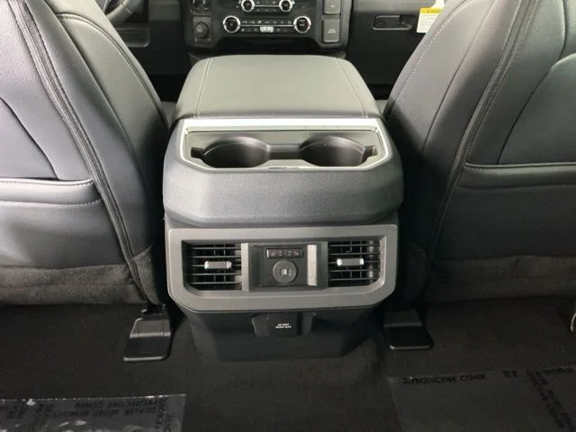 New 2026 Glacier Gray Metallic TriCoat Ford Lariat image 31