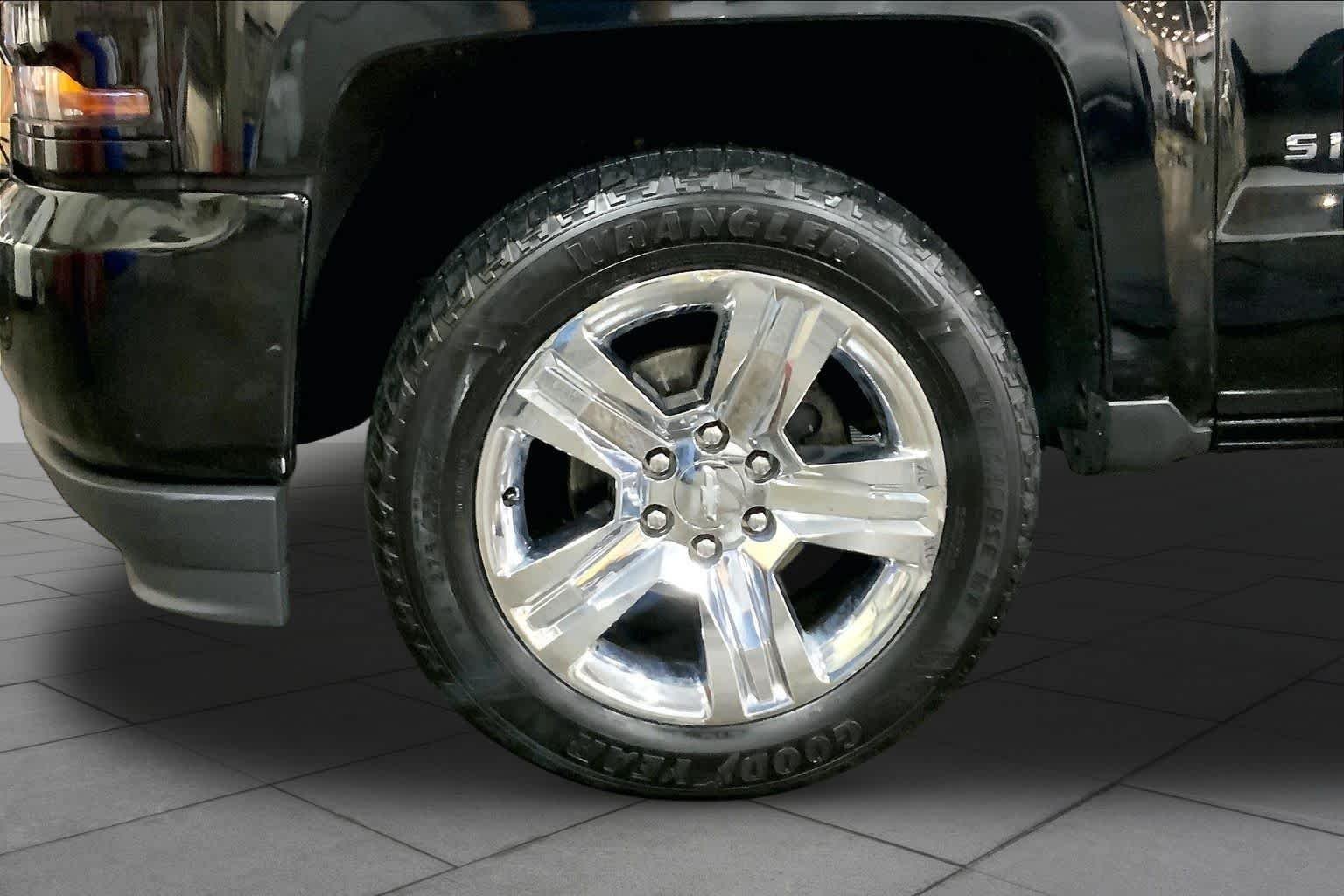 Used 2017 Black Chevrolet Custom image 11