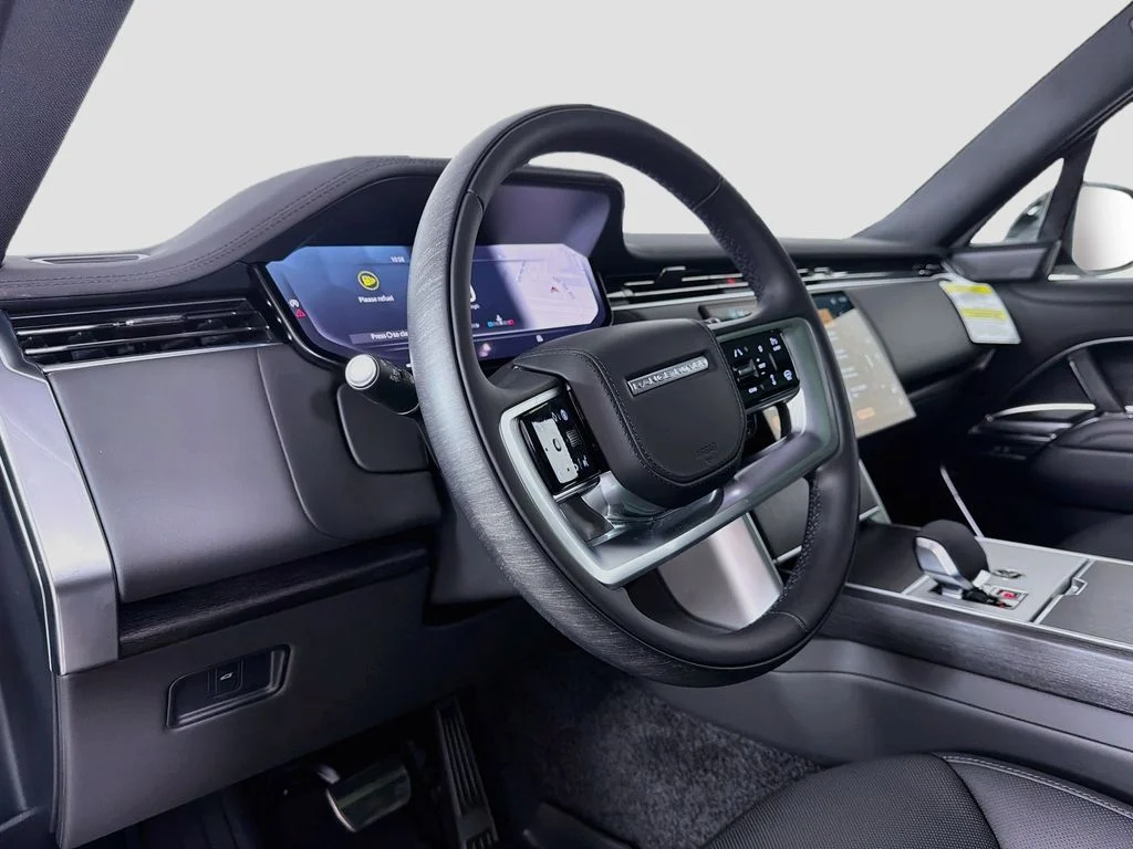 New 2026 Eiger Grey Land Rover SE image 9