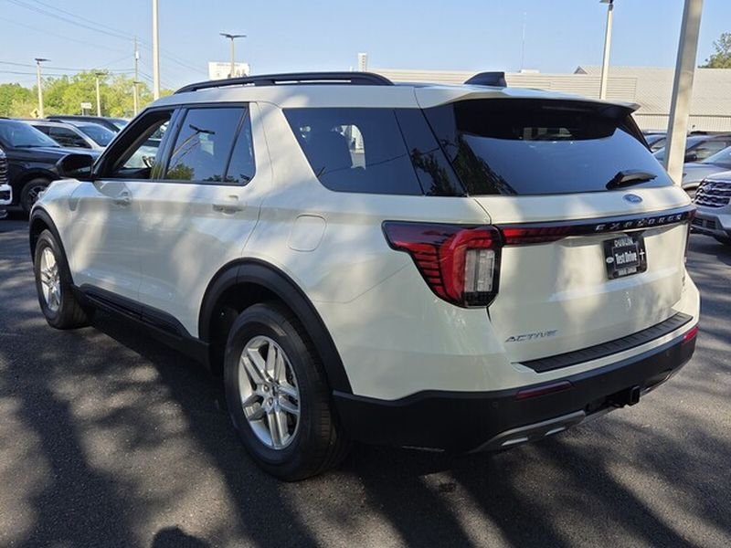 New 2026 Star White Metallic Tri-Coat Ford Active image 13