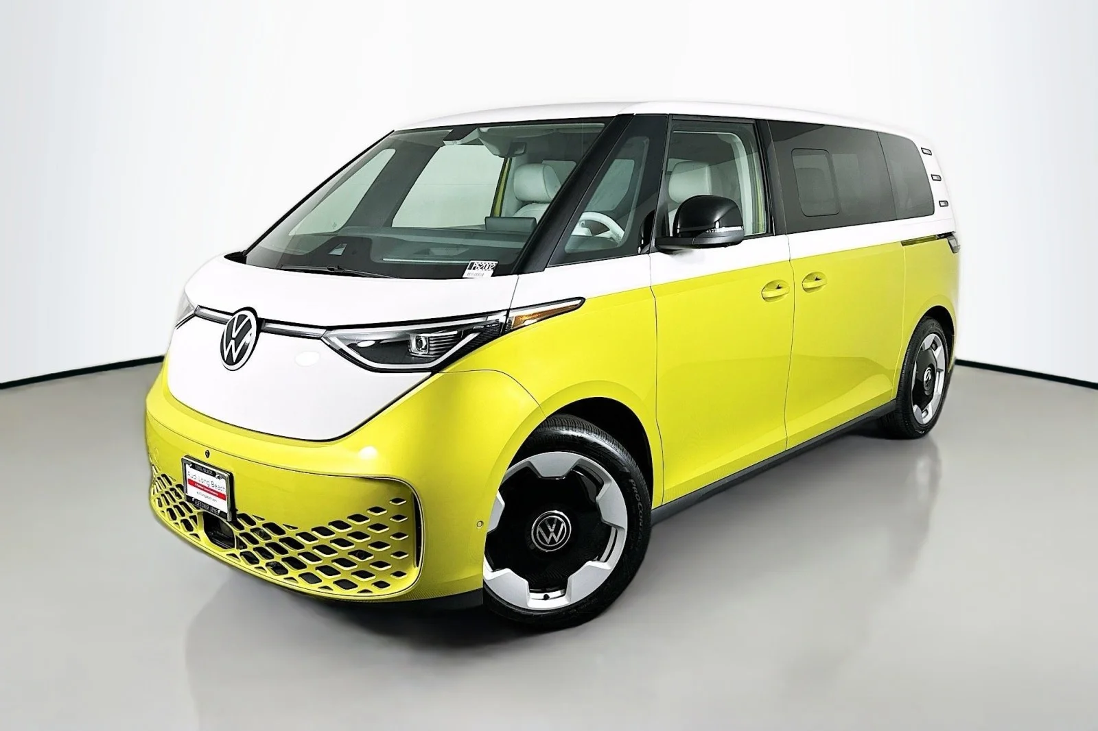 2025 Volkswagen ID. Buzz Pro S Plus 4Motion Two-Tone's photo