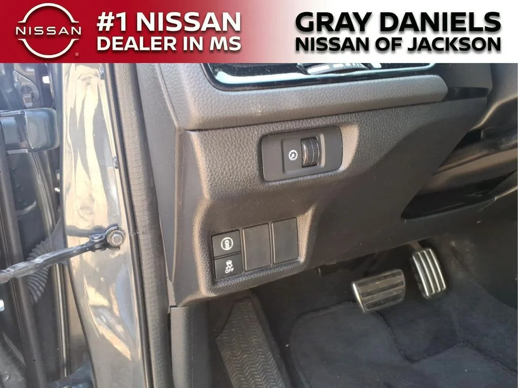 Used 2023  Honda Sport image 12
