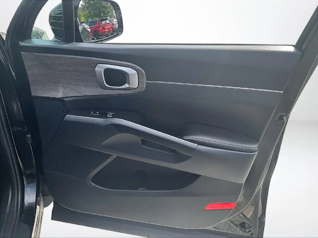 Used 2023 Black Kia X-Line EX image 25