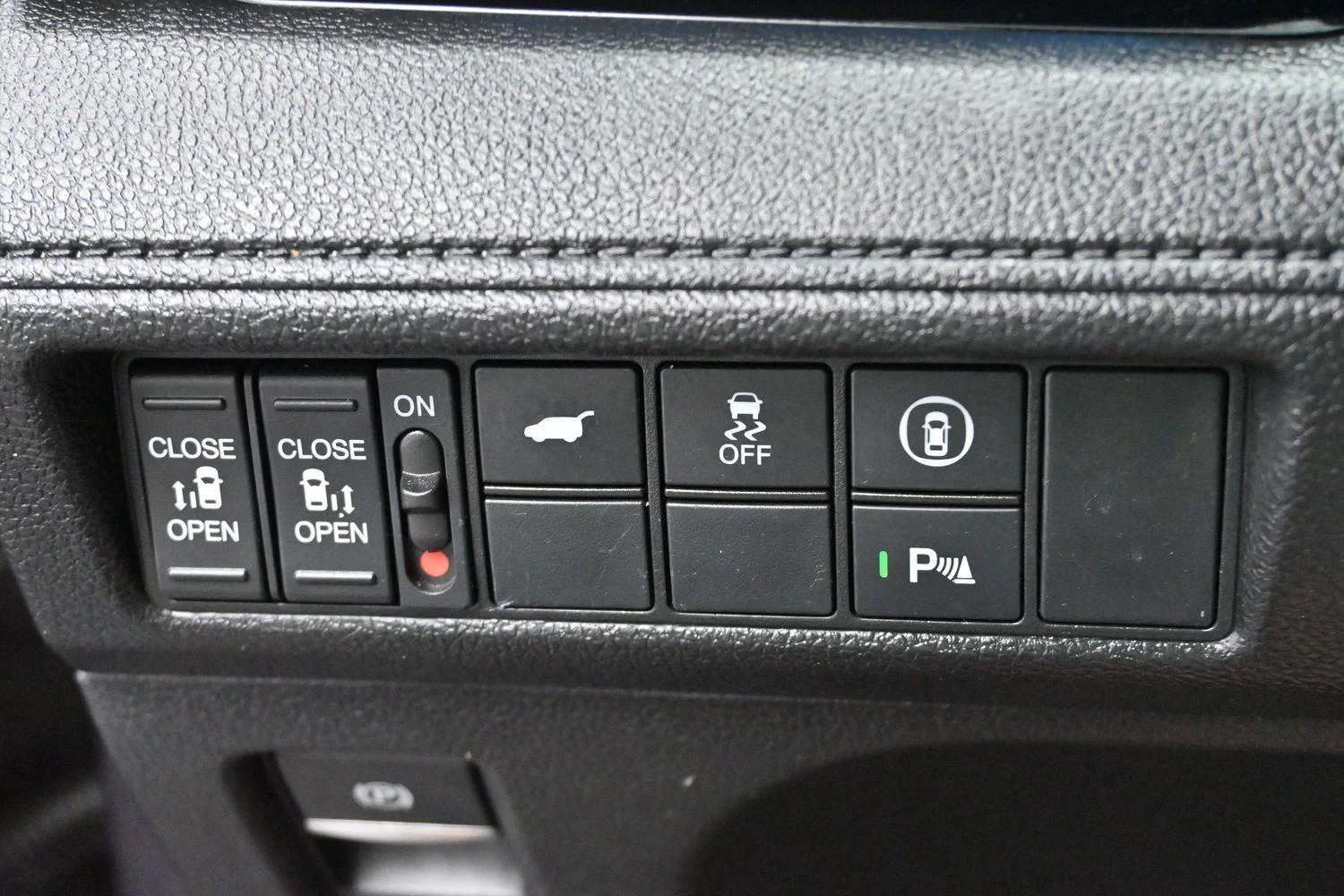 Used 2023 Modern Steel Metallic Honda Touring image 22