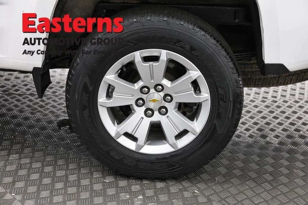 Used 2022 White Chevrolet LT image 36