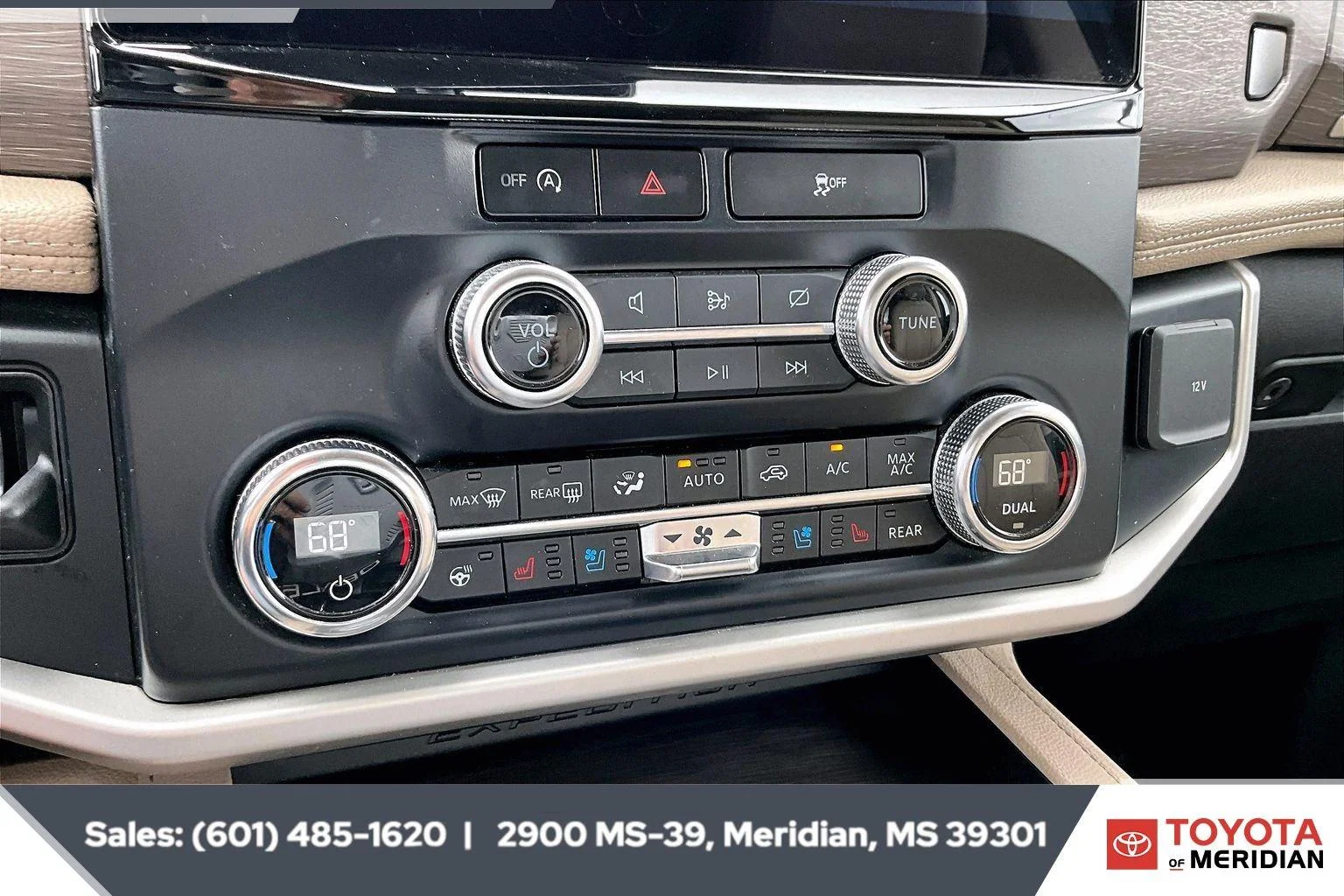 Used 2024 Agate Black Ford Limited image 22