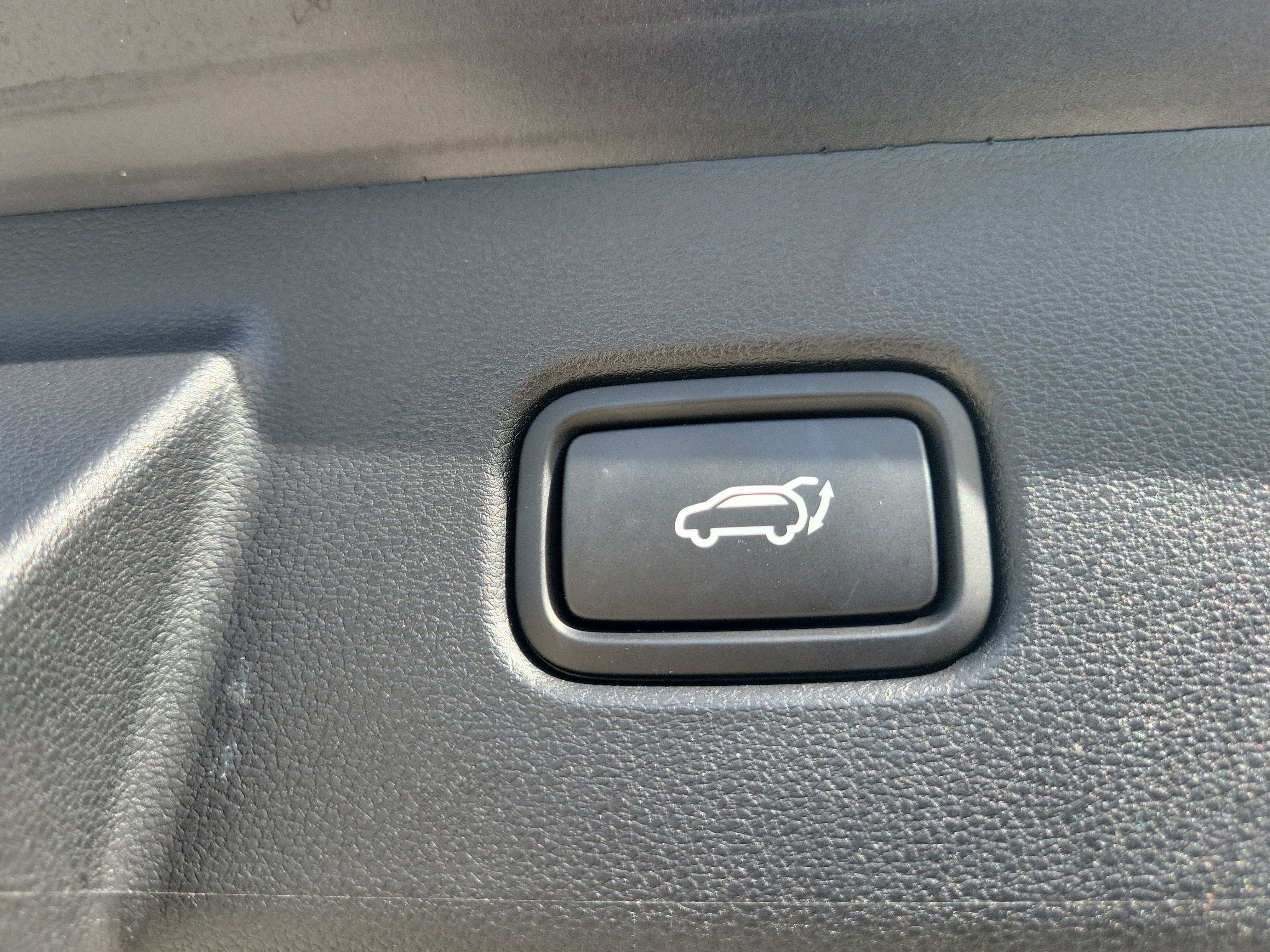 Used 2026 Phantom Black Hyundai SEL Premium image 11