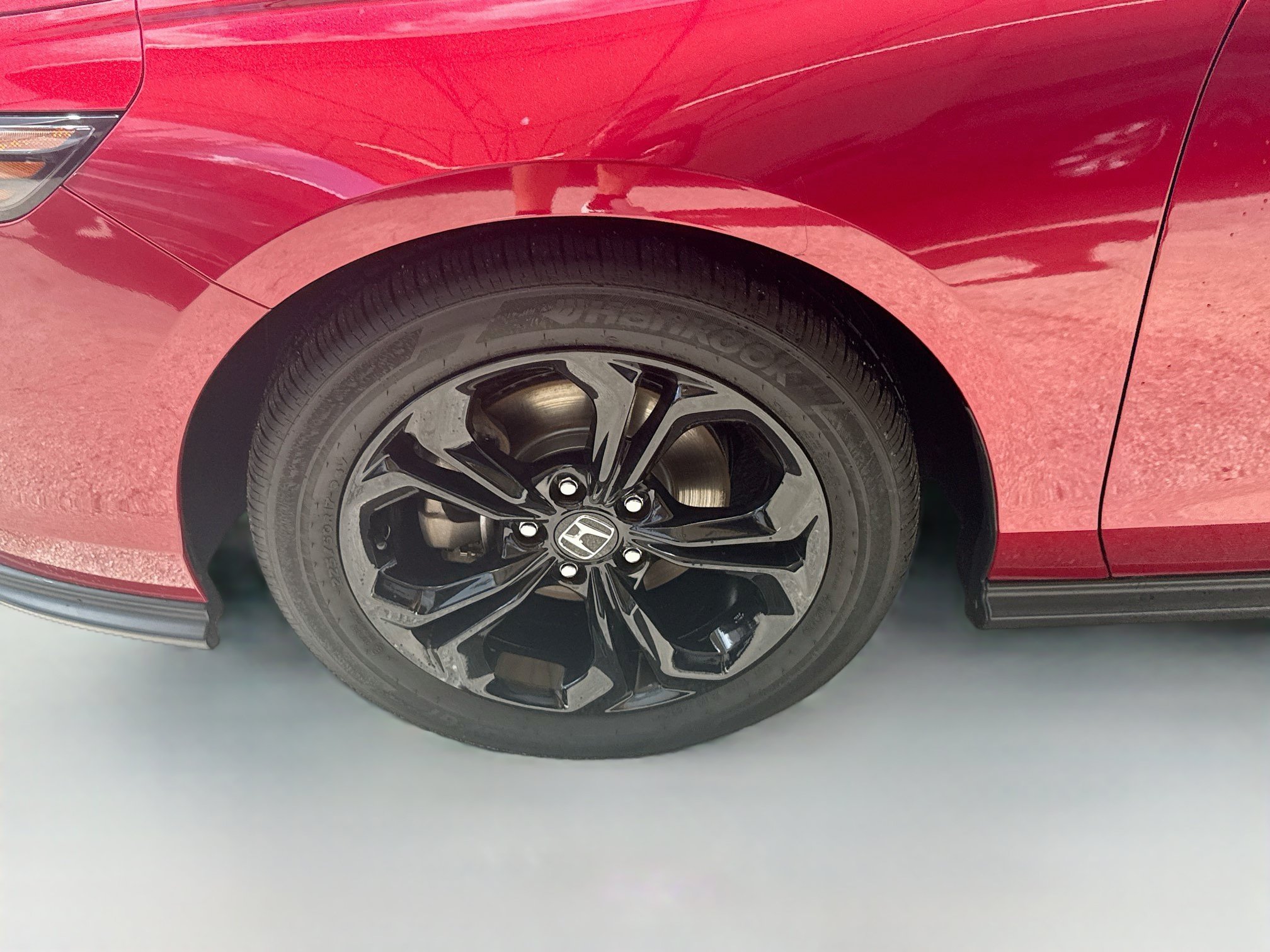Used 2025 Radiant Red Metallic Honda SE image 34