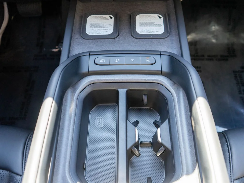 New 2027 Ivory Silver Kia S image 31