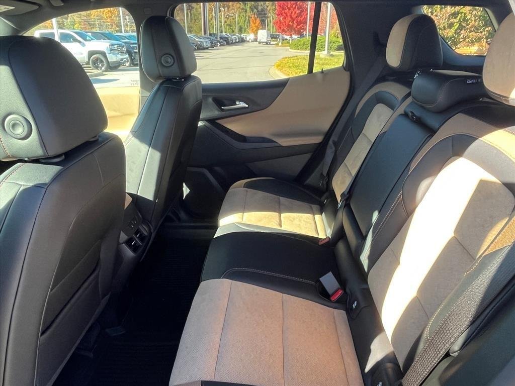 New 2026 Mosaic Black Metallic Chevrolet ACTIV image 27