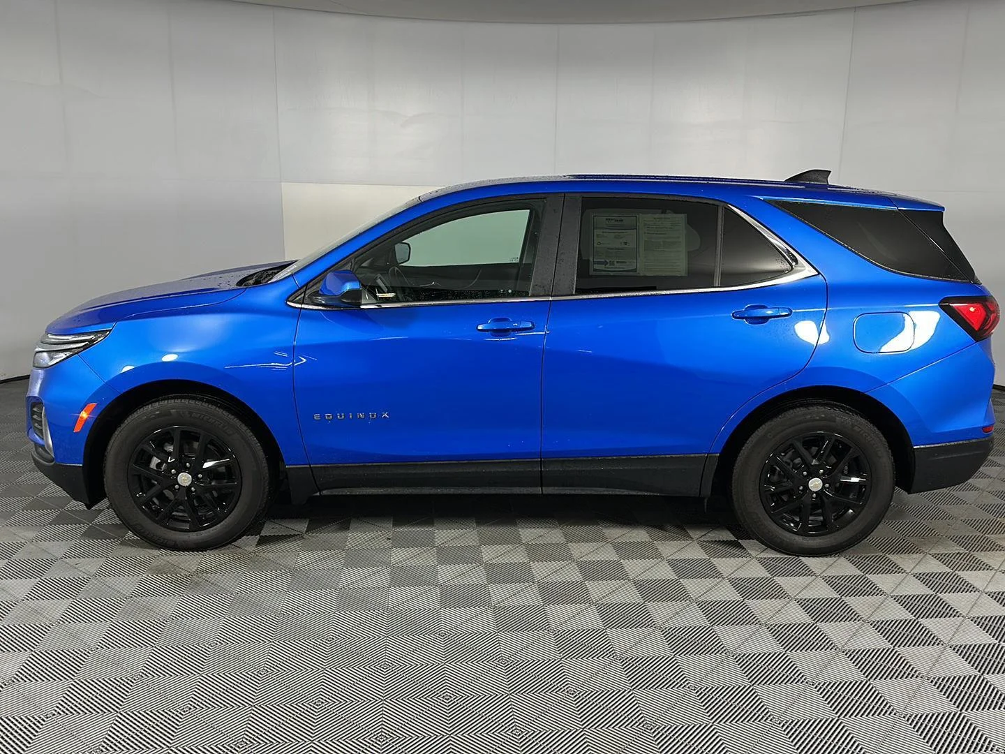 Used 2024 Riptide Blue Chevrolet LT image 4