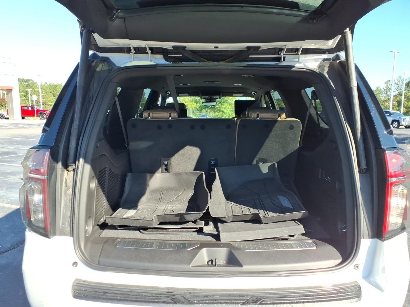 Used 2024 Iridescent Pearl Tricoat Chevrolet Premier image 35