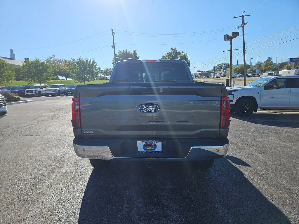Used 2024 Gray Ford XLT image 4