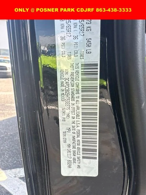 Used 2017 Black Dodge SXT image 4