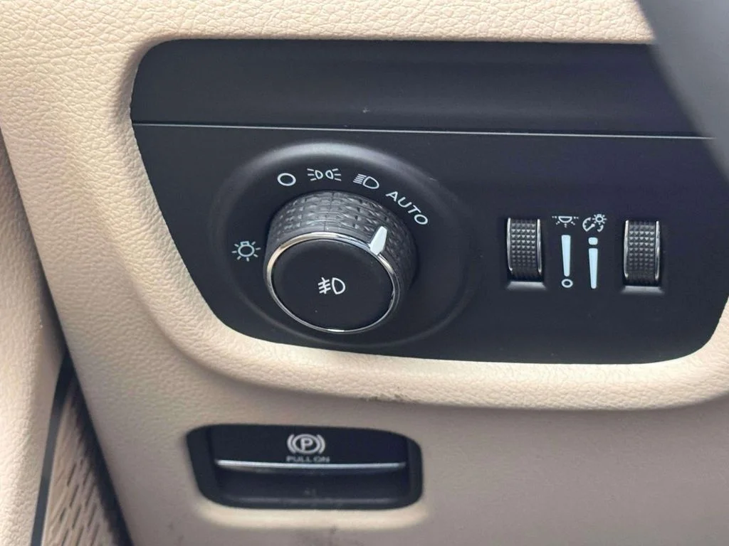 New 2026 Silver Jeep Limited image 15