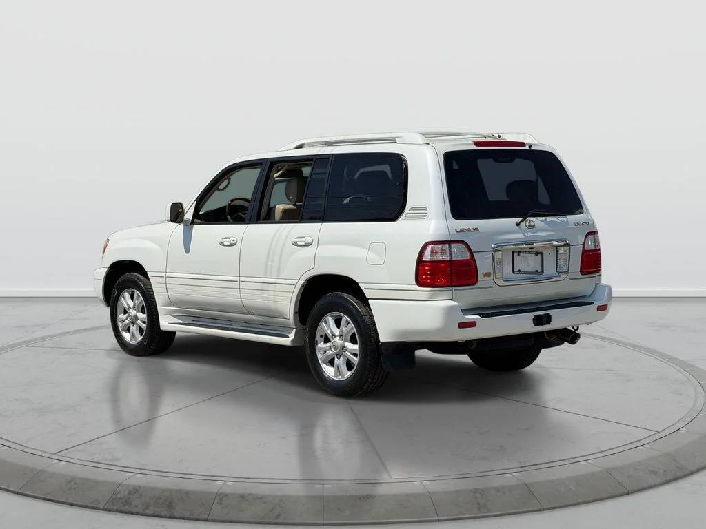 Used 2004 White Lexus 470 image 7