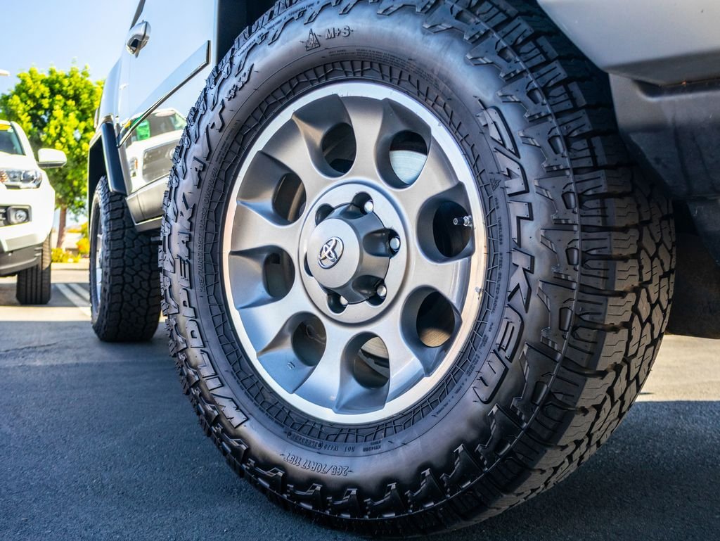 Used 2012  Toyota Base image 2