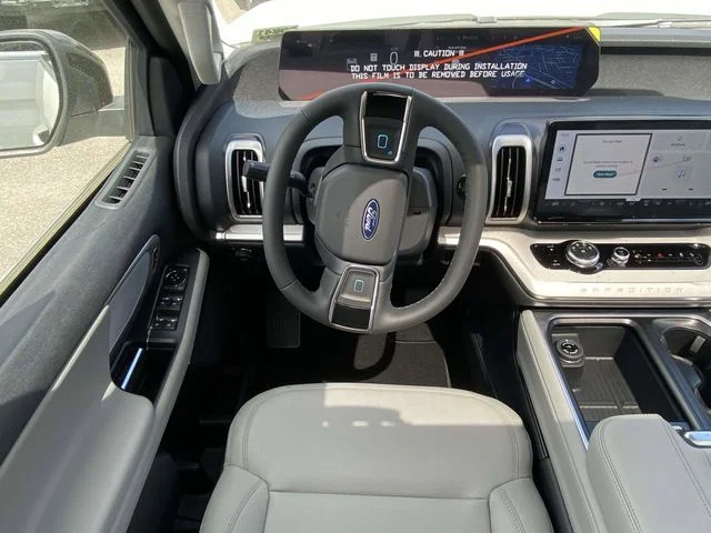 New 2026 Star White Metallic Tri-Coat Ford Active image 13