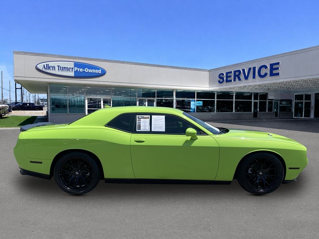 Used 2023 Sublime Metallic Clearcoat Dodge SXT image 9