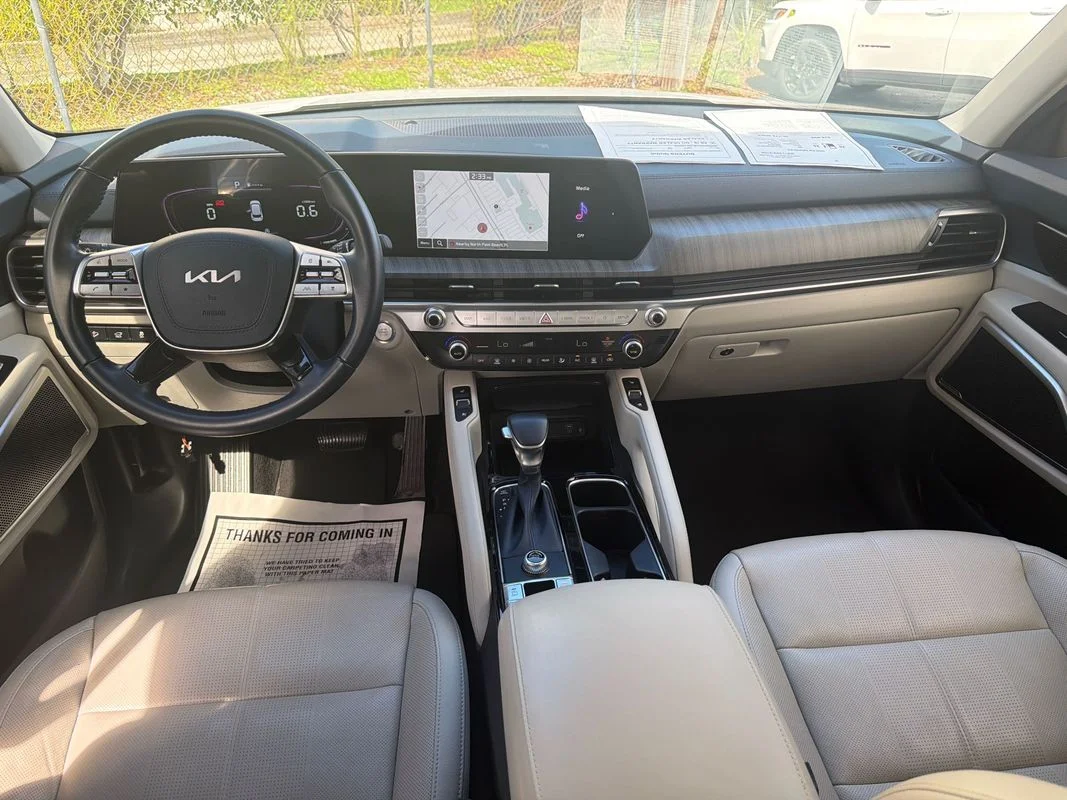 Used 2023 White Kia EX image 25