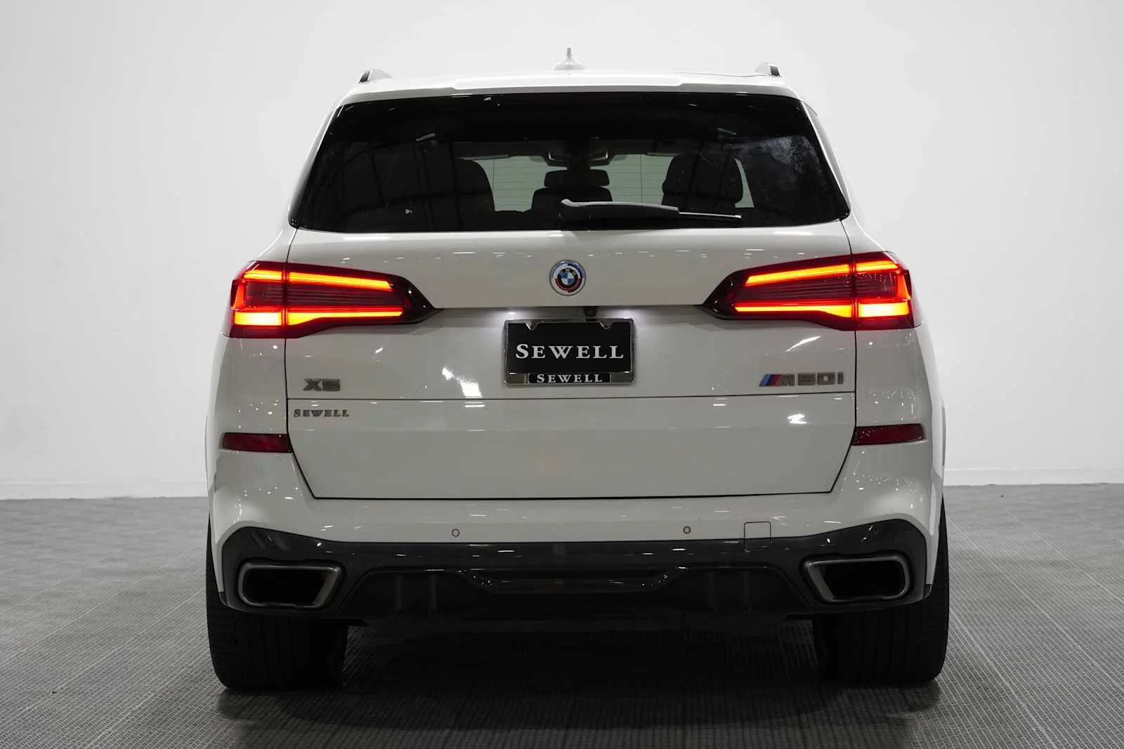 Certified Used 2023 Alpine White BMW M50i image 5