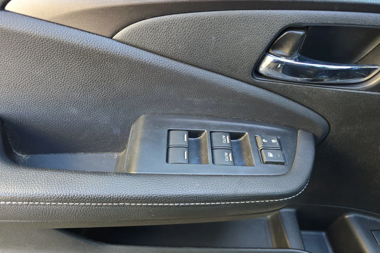 Used 2025 White Honda RTL image 8