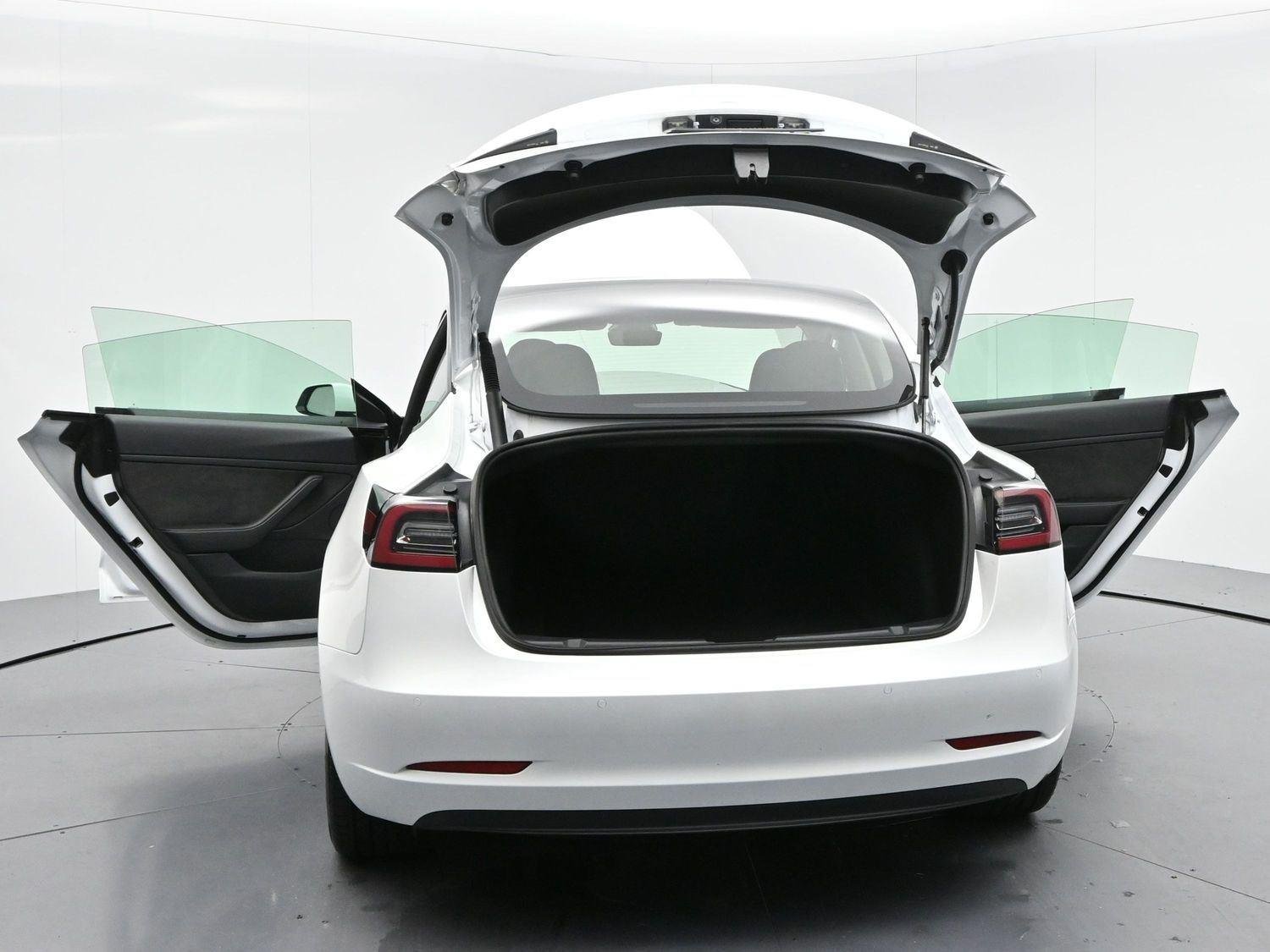 Used 2022 Pearl White Multi-Coat Tesla Base image 32