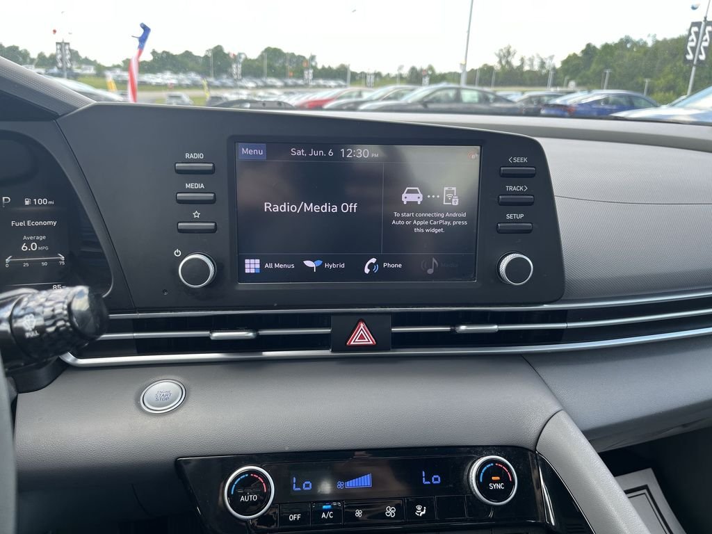 Used 2023 Red Hyundai Blue image 22