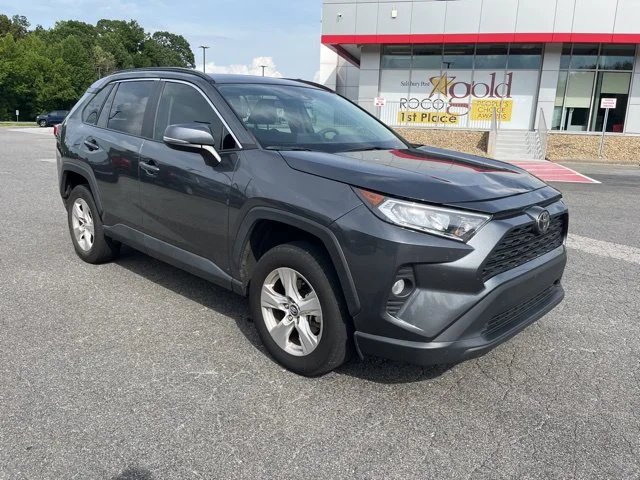 Used 2020 Gray Toyota XLE image 3
