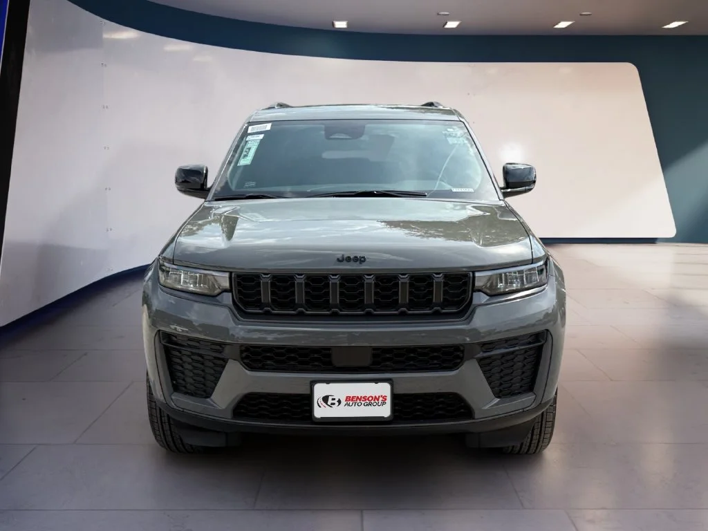 New 2027 Gray Jeep Laredo Altitude image 8