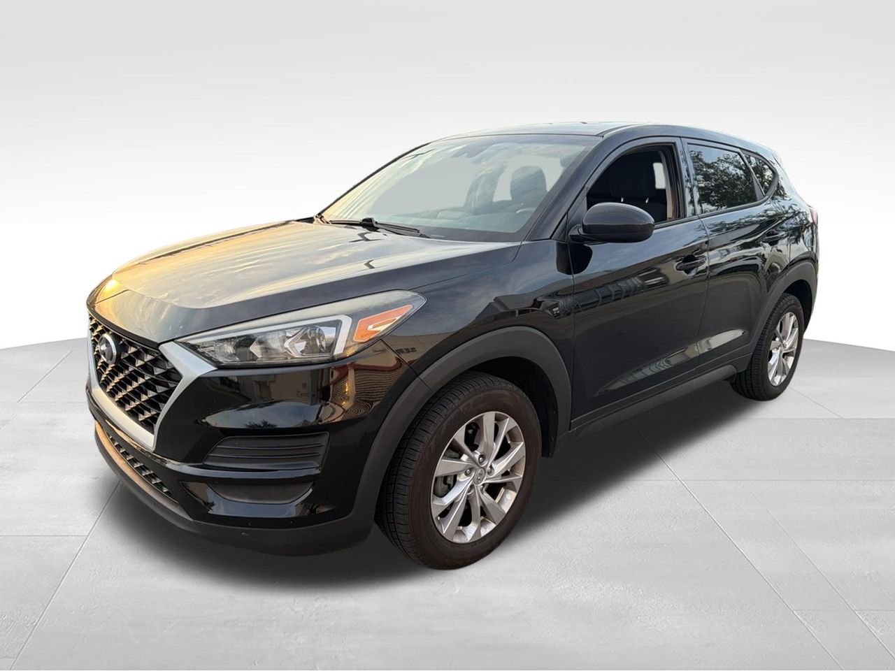 Used 2019 Black Hyundai SE image 1