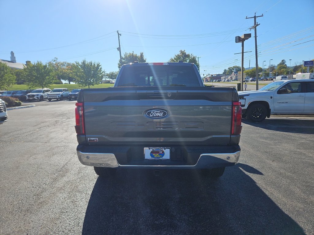 Used 2024 Gray Ford XLT image 4