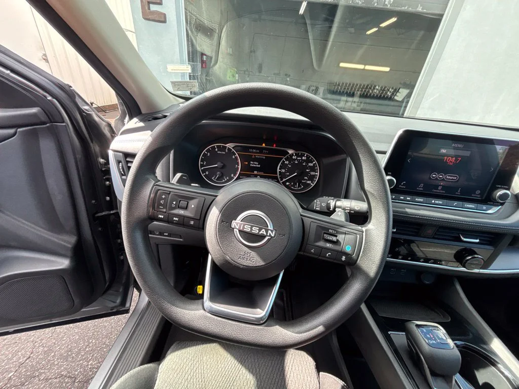 Used 2024 Gray Nissan SV image 13