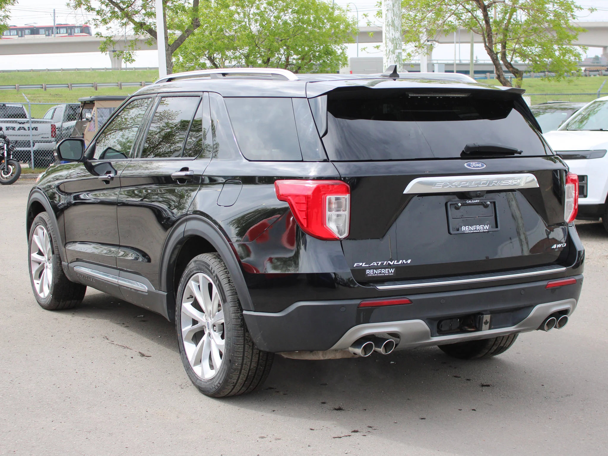 Certified Used 2023 Black Ford Platinum * No Accidents | Apple CarPlay | Luxury 3-Row SUV | Bang & Olufsen | Adaptive Cruise image 13
