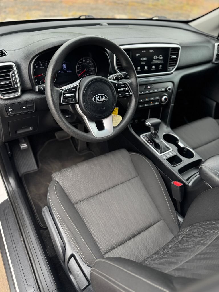 Used 2022 Snow White Pearl Kia LX image 27