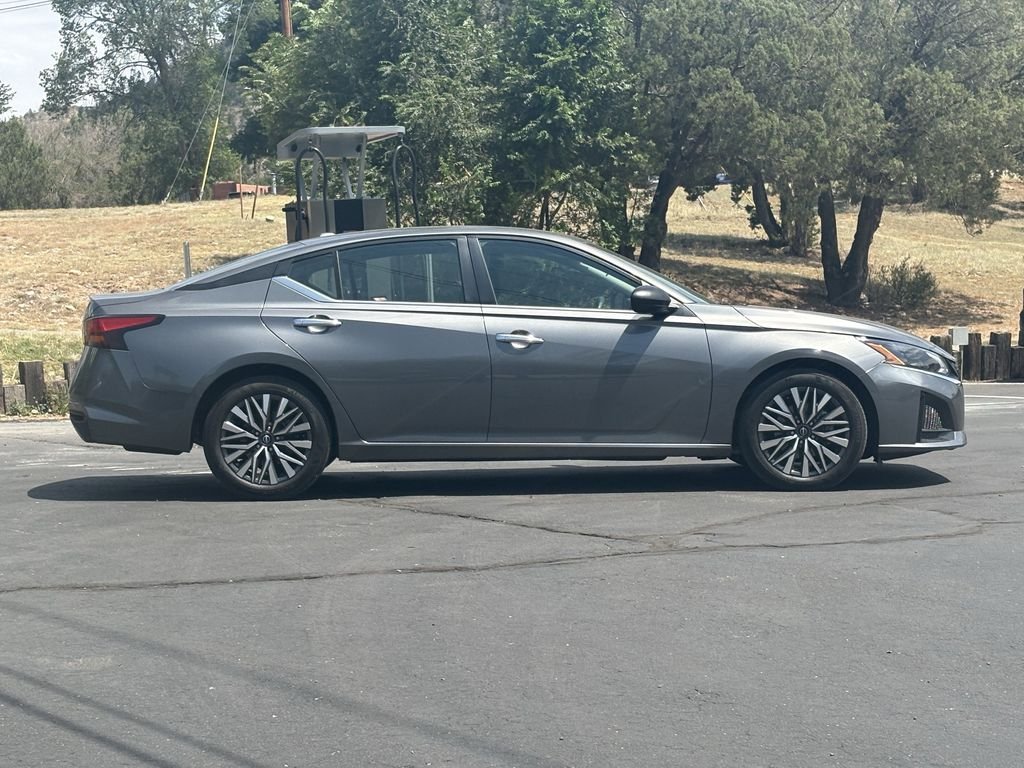 2025 Nissan Altima SV - Photo 3